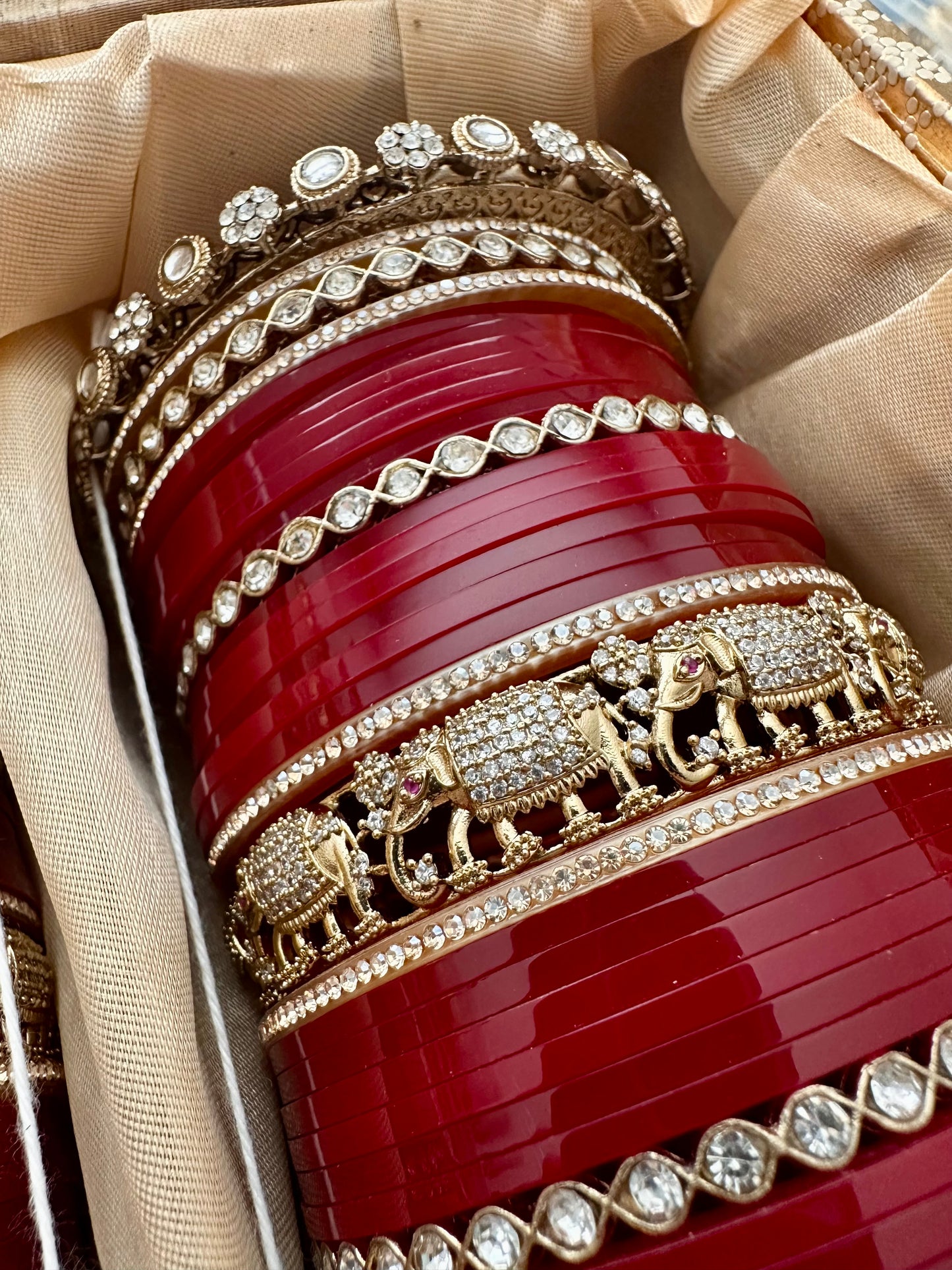 Anvi Chooda Set
