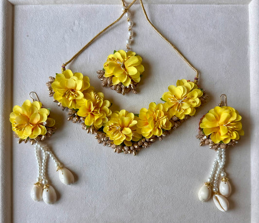 Floral Jewelry Set | Yellow Gajre Kaleere for Haldi Ceremony