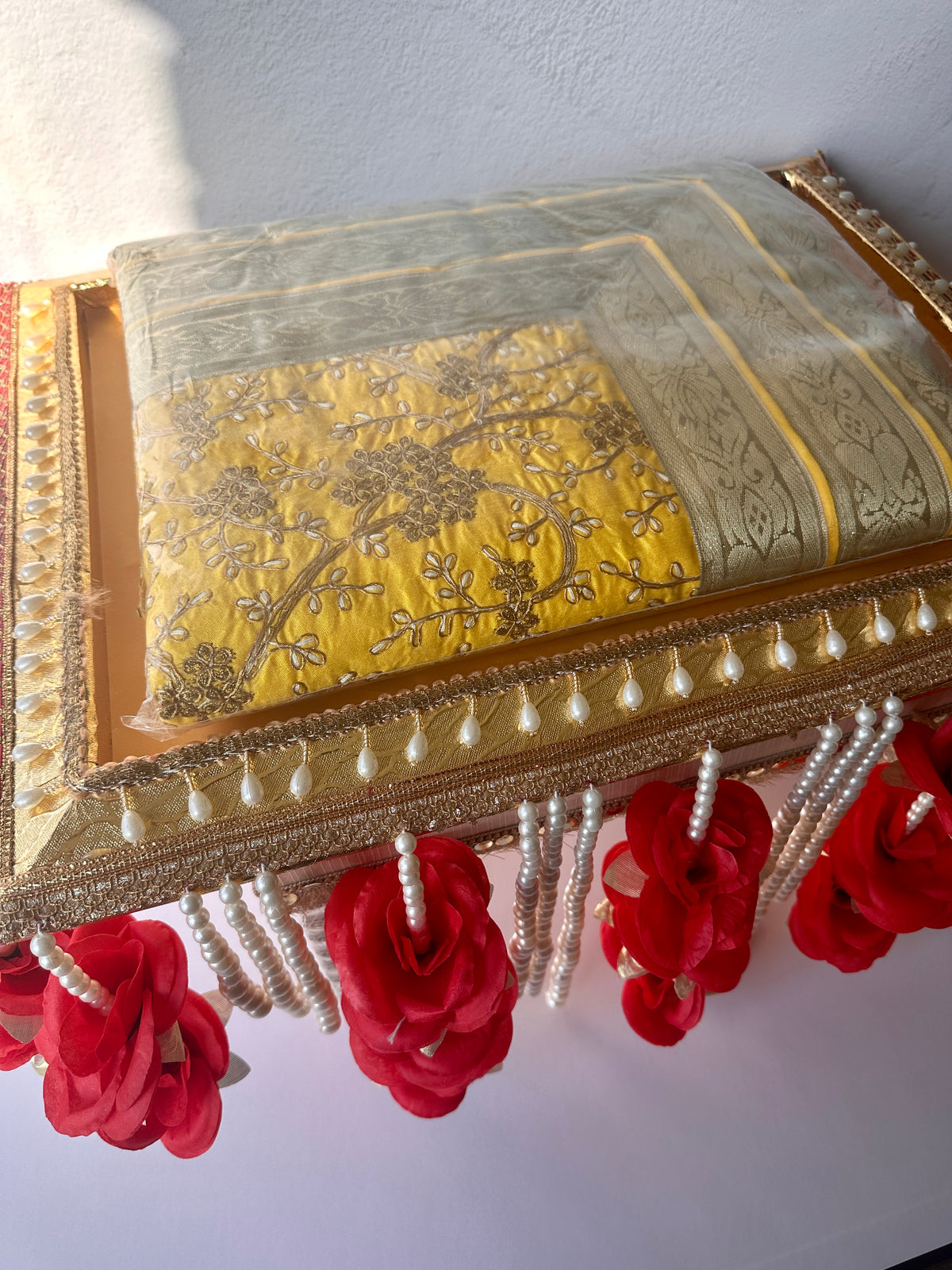 Rumala Sahib Tray | A tray with floral hangings